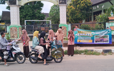 Berbagi Takjil Ramadhan 1445 H, Dewan Ambalan Pramuka SMAN 1 Grabagan Tebar Kebahagiaan di Bulan Suci